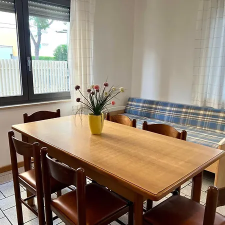 Apartment Cozy Flat Perfect For Group Getaways Lignano Sabbiadoro